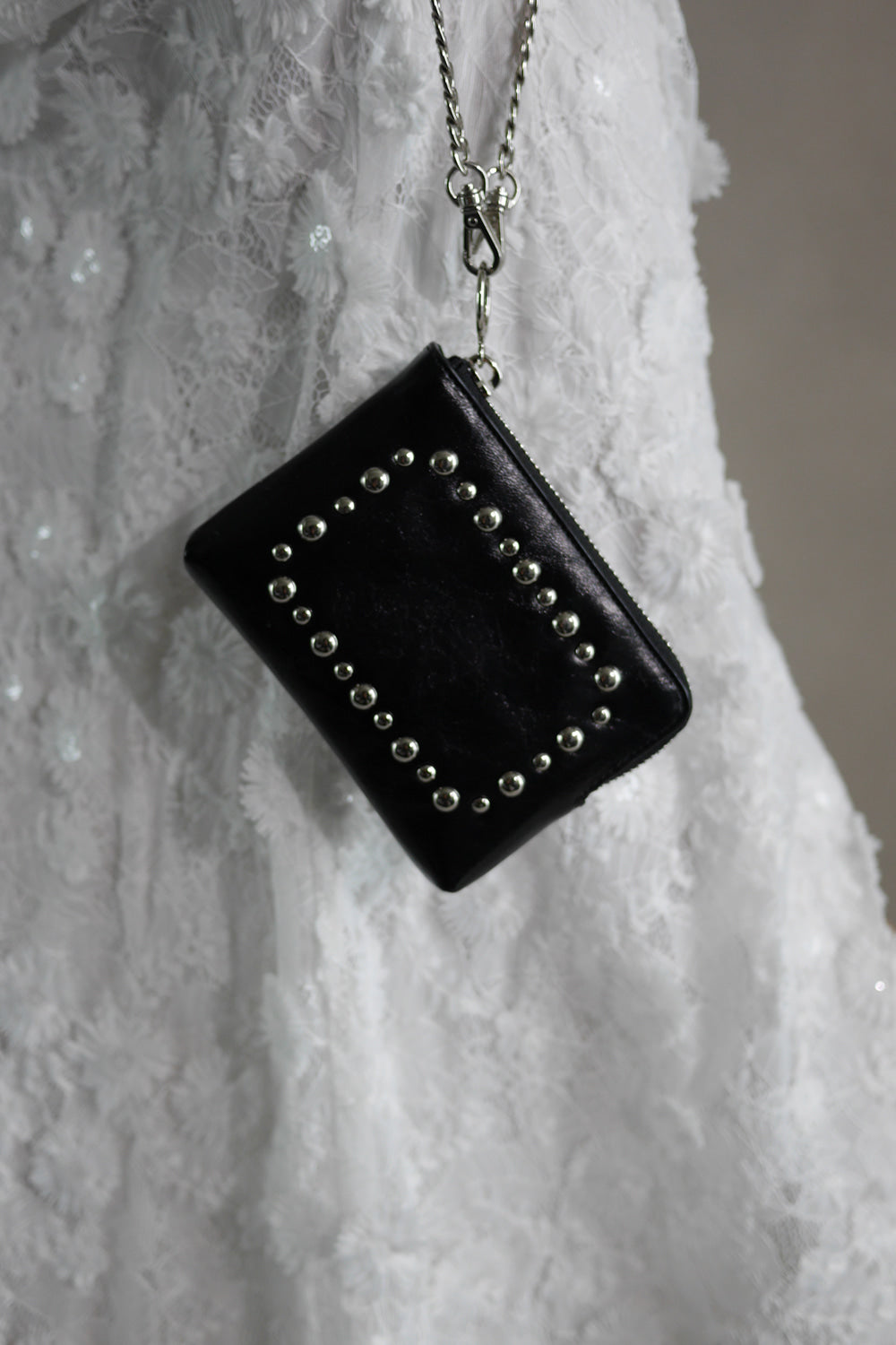 KHIHO -  STUD POPO POUCH / BLACK