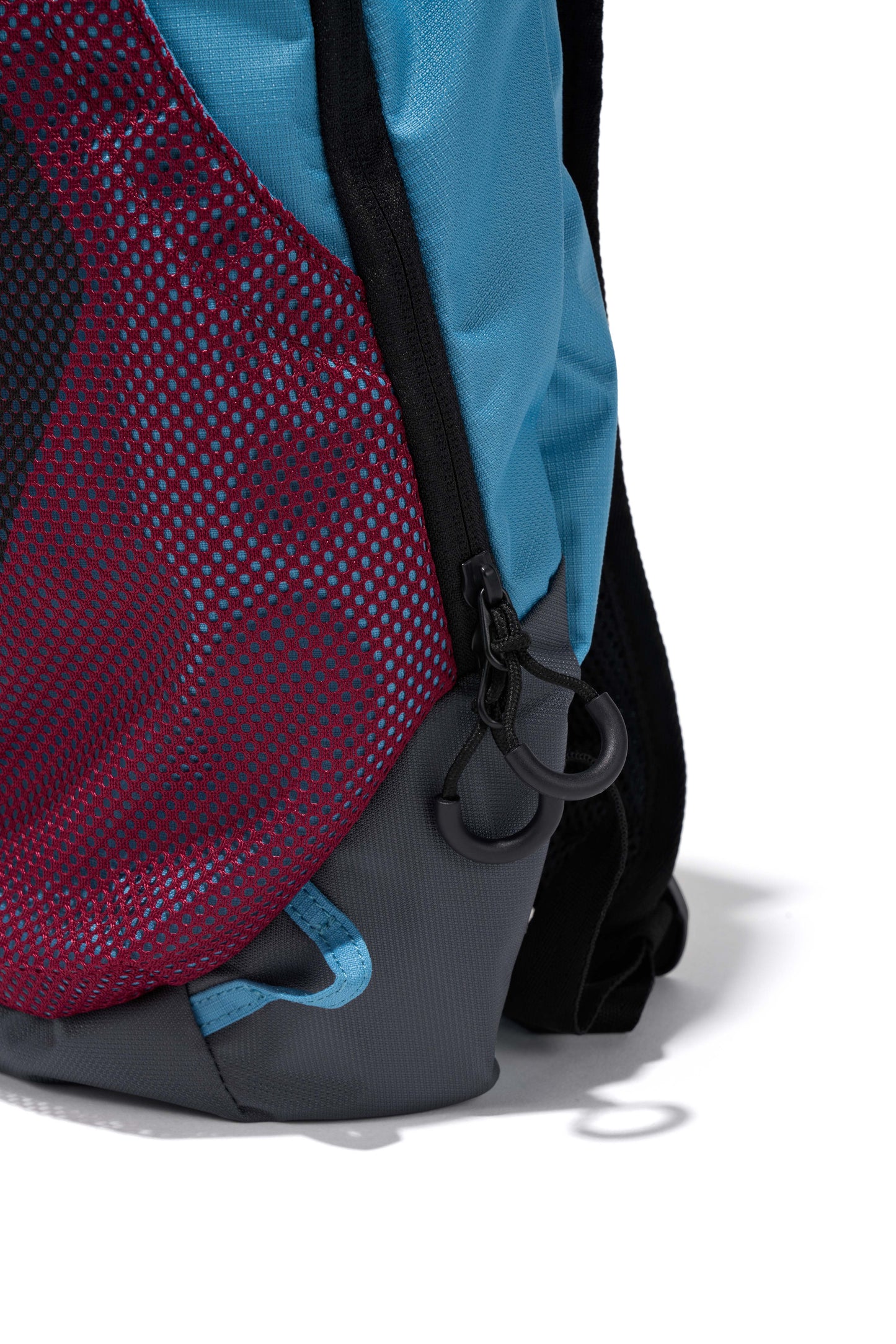 MISCHIEF - RHOMBUS MESH BACKPACK_BURGUNDY/BLUE