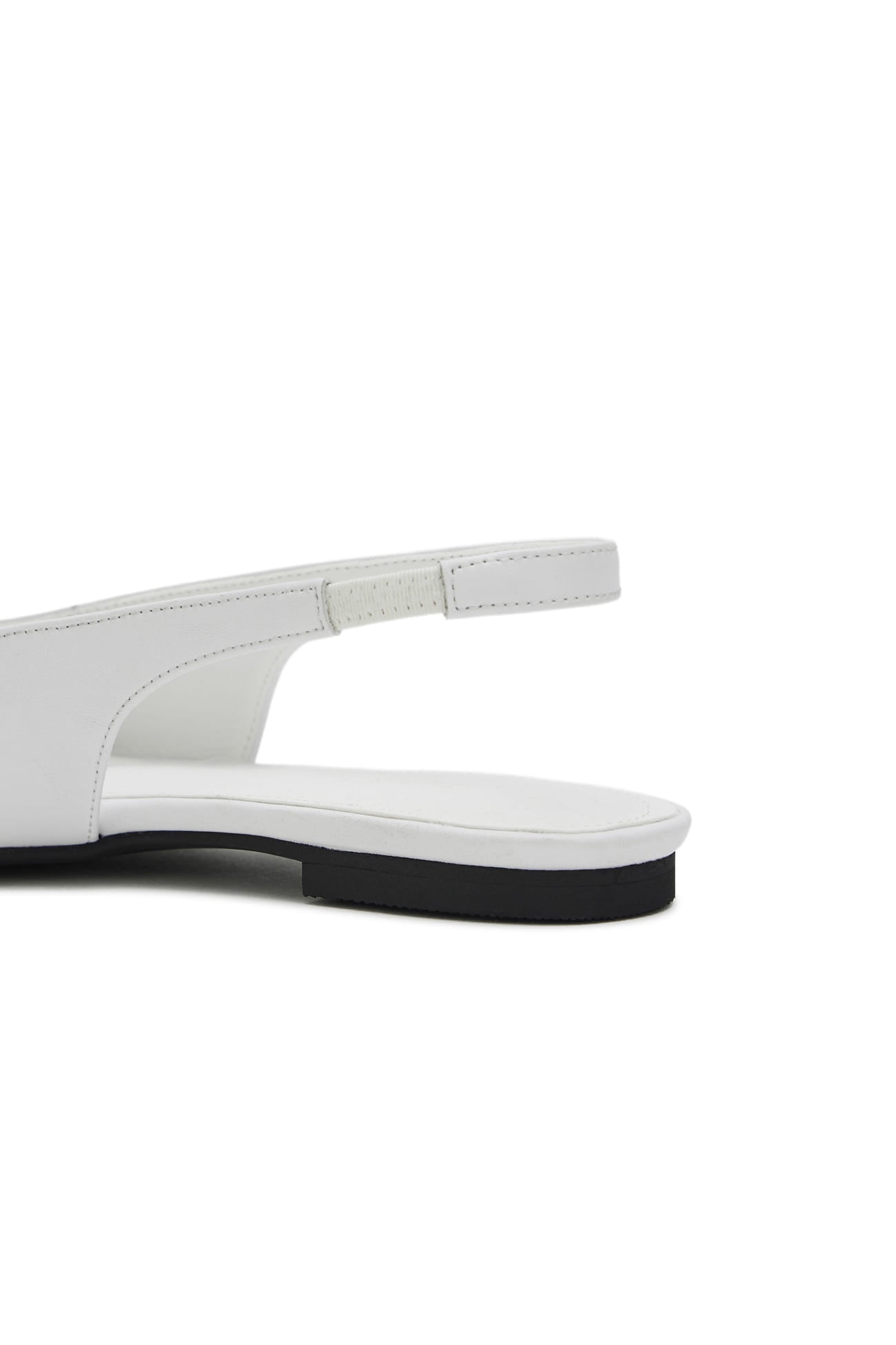 Deinet - BUCKLE STUD AND EYELET SLINGBACKS IN WHITE