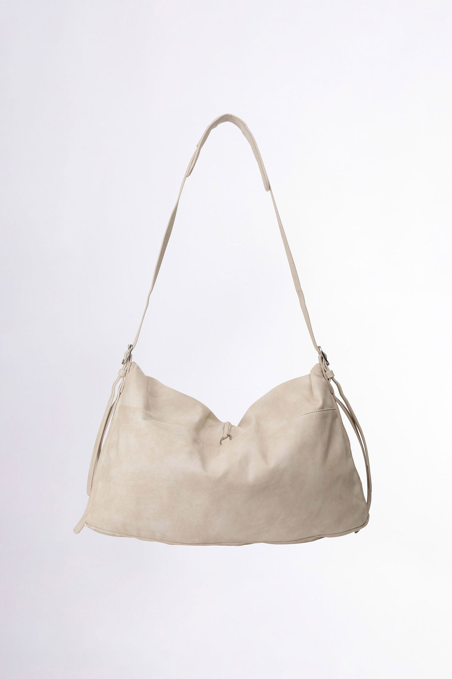 [𝐎𝐍 𝐒𝐀𝐋𝐄 !] Folded Slouchy Bag Dirty Ivory