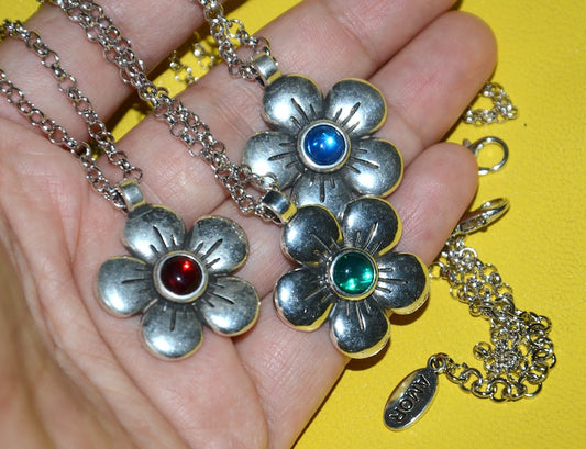 西班牙品牌OA-flower pendant necklace