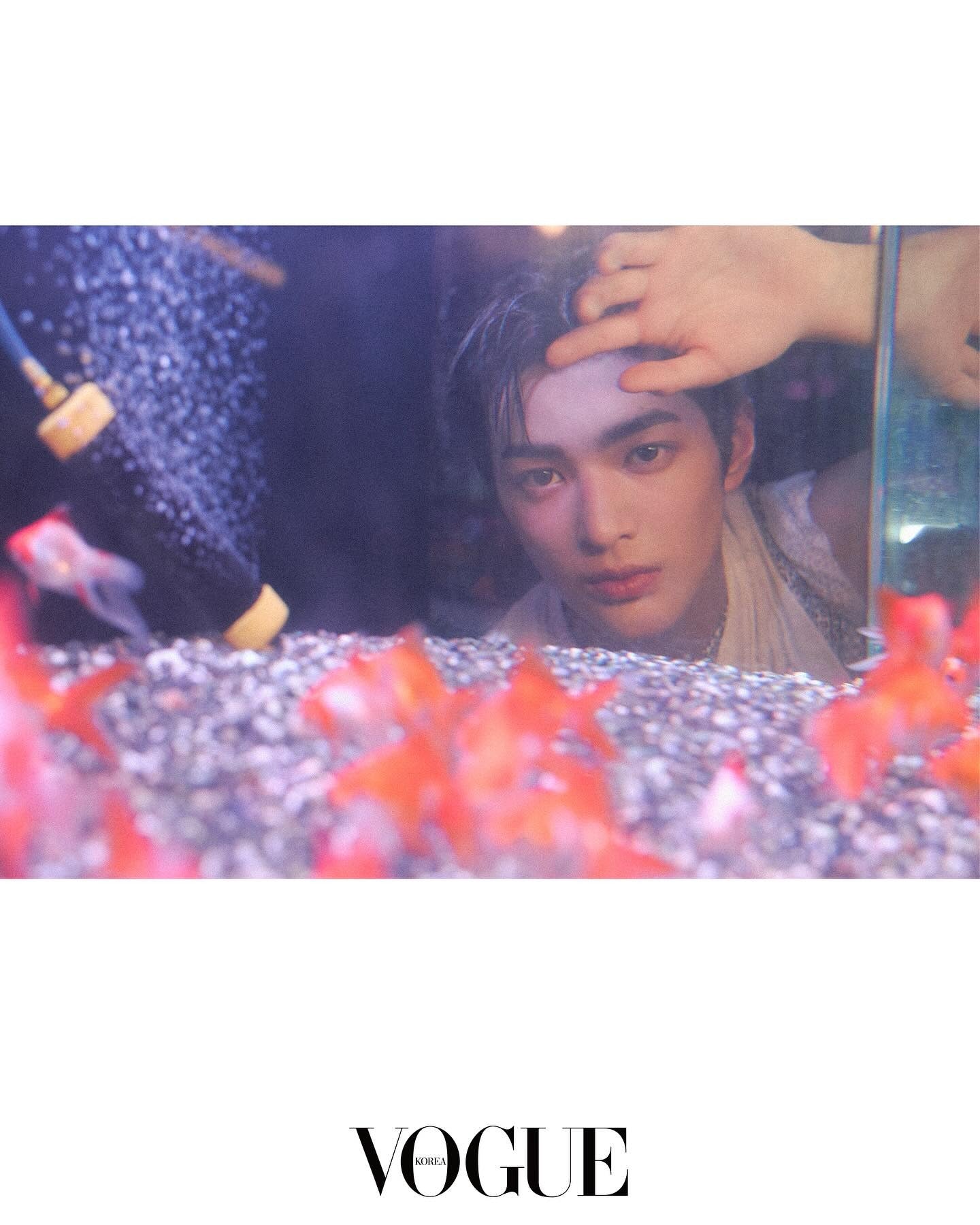 VOGUE 2025.10(只有內頁，非封面)