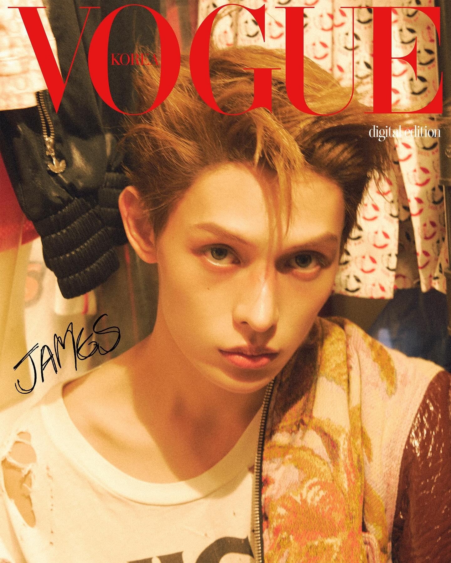 VOGUE 2025.10(只有內頁，非封面)