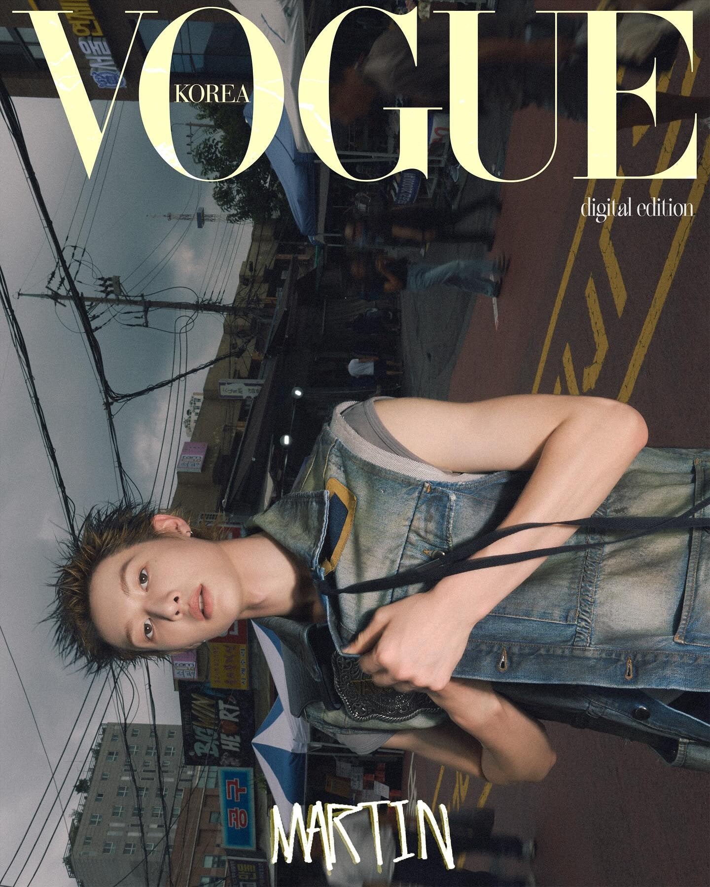 VOGUE 2025.10(只有內頁，非封面)