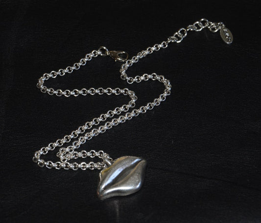 西班牙品牌OA-唇形吊墜項鍊