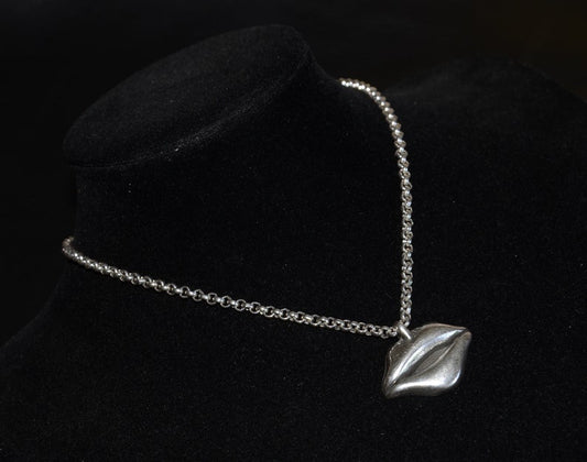 西班牙品牌OA-唇形吊墜項鍊